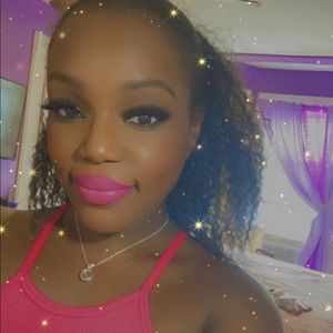 Meet your Posher, Lakennya